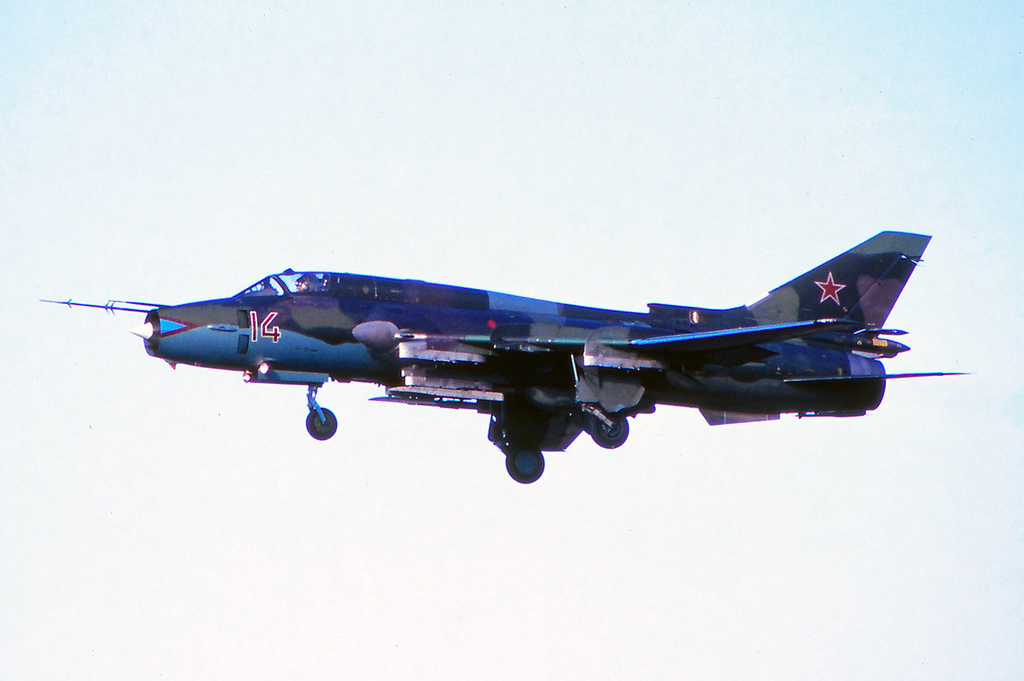 730 APIB Su-17M-4 14 Red_Схема 12 (2)