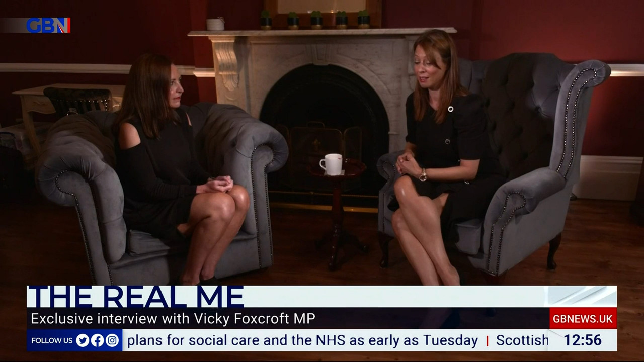 09.06 - 12.00.00 - The Briefing Lunchtime with Gloria De Piero. Your ....ts_snapshot_57.49.115