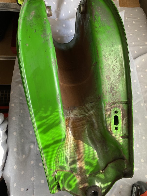 C903D8B9-CDB5-4CA9-A260-8780D8B96C0B