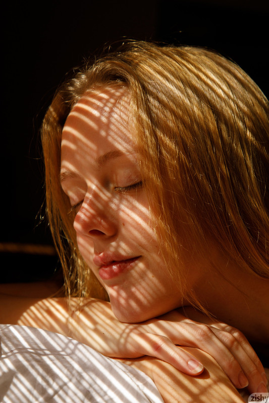 full_053_1233151532343343