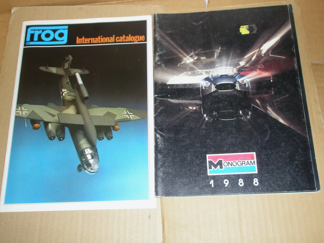 FROG & Monogram catalogues (1)