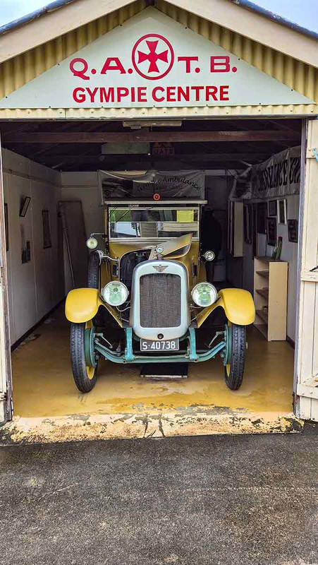 …and rescue (QATB - Queensland Ambulance Transport Brigade)