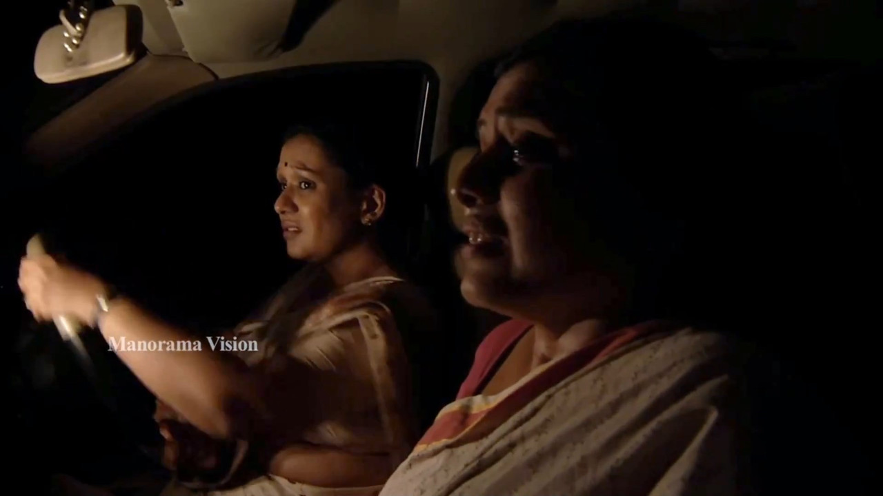 Mala Parvathi hot boobs.mkv_snapshot_00.11.199