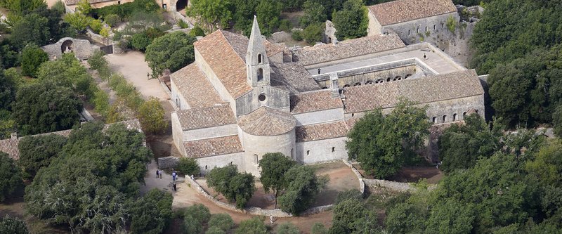 Côte d'Azur  - Page 2 Thoronet-abbaye-cistercienne-1