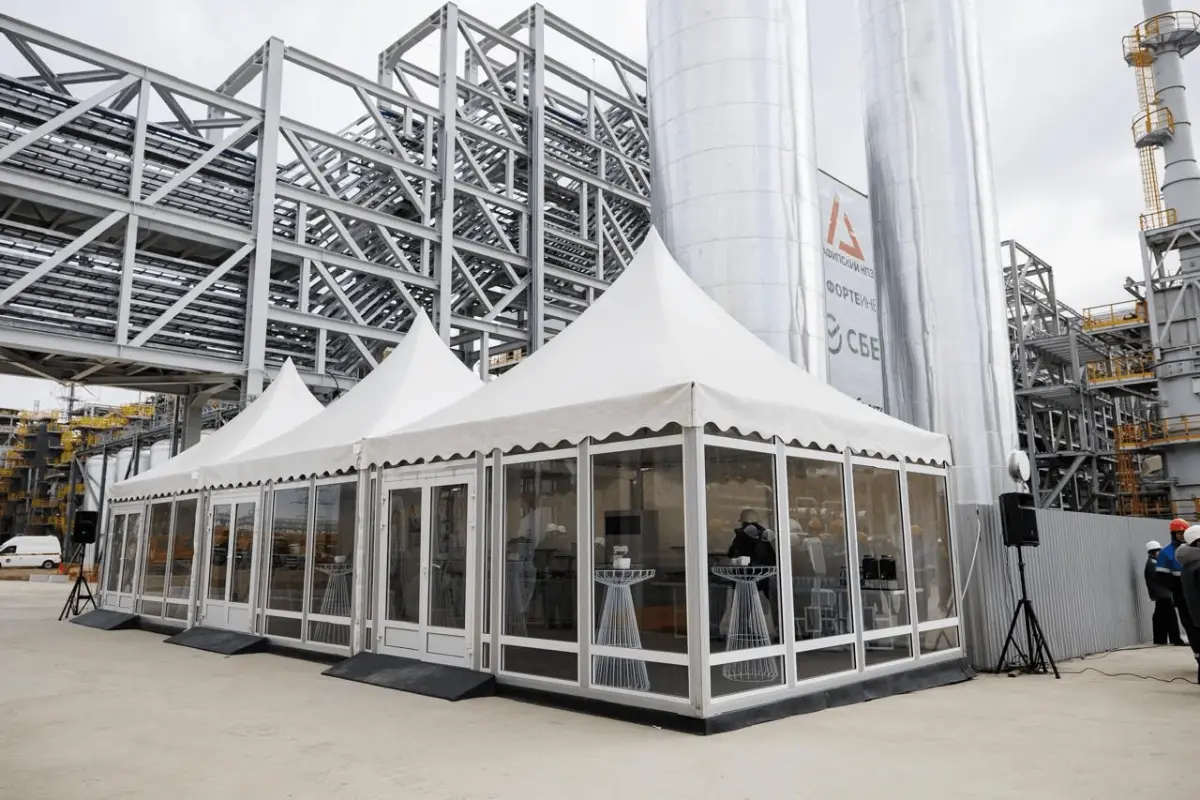 Стеклянные стеновые панели