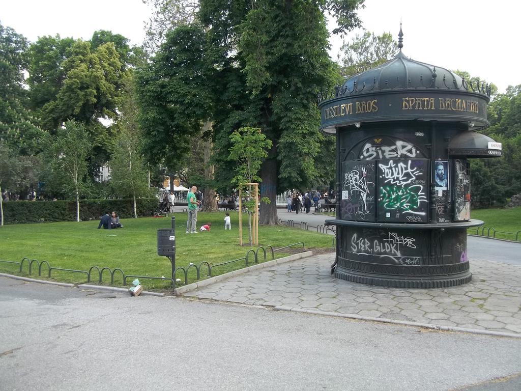 100-6942.jpg