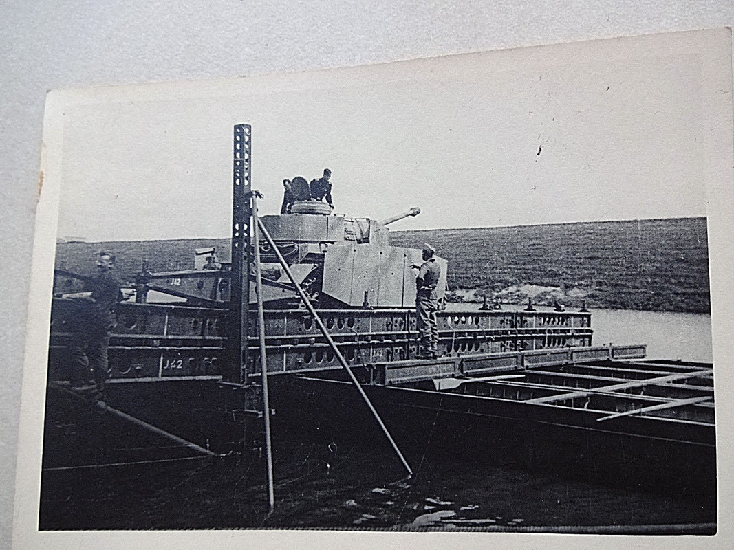 Foto Panzer IV Langrohr mit Seitenschürze und Tarnanstrich