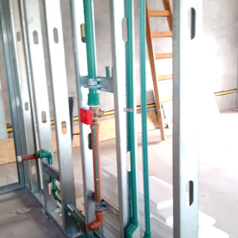 Cañerías agua y luz en Steel Framing