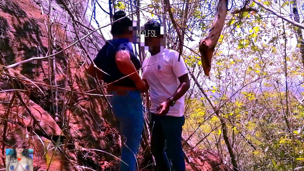 Risky Quick Public Sex in Jungle with Big Tits Girlfriend.mp4_snapshot_06.43.966