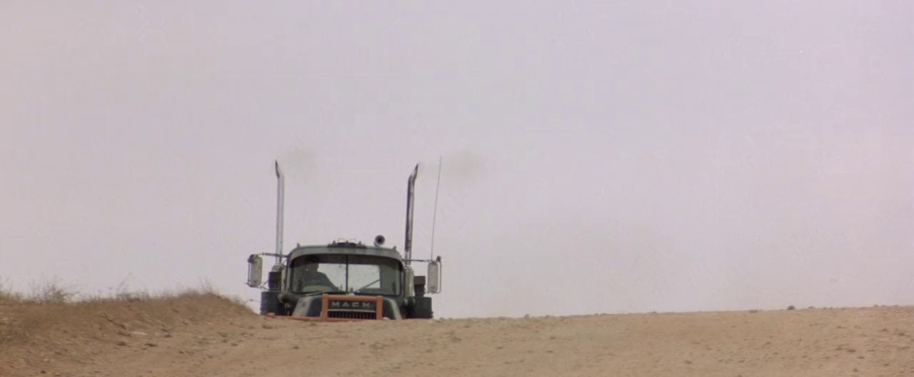 Mad-Max-2-The-Road-Warrior-1981-Hindi-English-Blu-Ray-720p-x264-AVC-AC3-2ch-ESub-mkv-0003