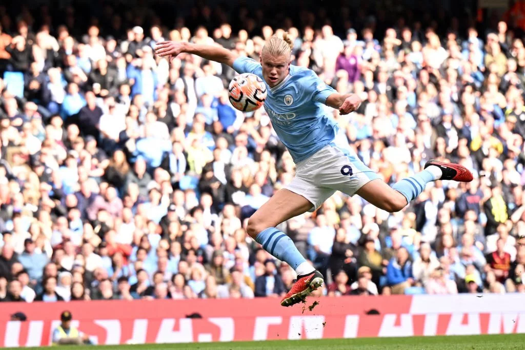 Halaand playing for Manchester City