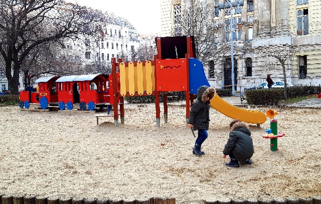 BUDAPEST EN UN FIN DE SEMANA - Blogs de Hungria - Puente de las Cadenas, Noria, estatuas, Parlamento, Catedral etc (33)