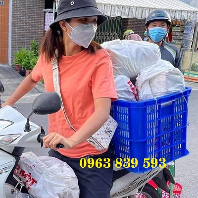 Rổ nhựa giao hàng shipper, sóng nhựa chở hàng sau xe máy / 0963.839.593 Ms.Loan Ro-nhua-cho-hang-chuyen-phat