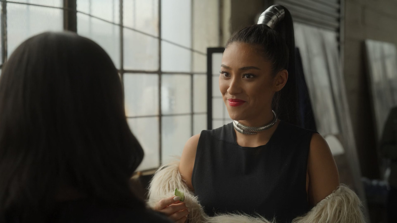 Dollface (2019) S01E01 Guys' Girl (4Kto1080p HULU Webrip x265 10bit EAC3 5.1 - HxD) [TAoE].mkv_20200