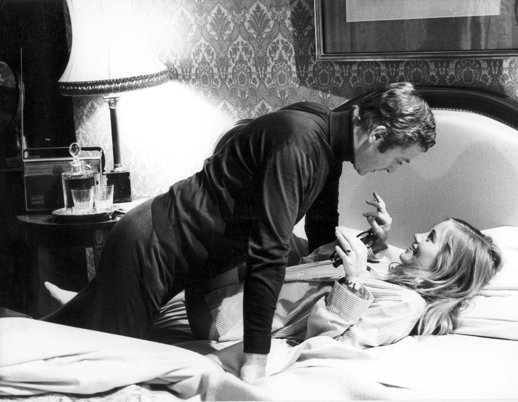 CybillShepherd_b56