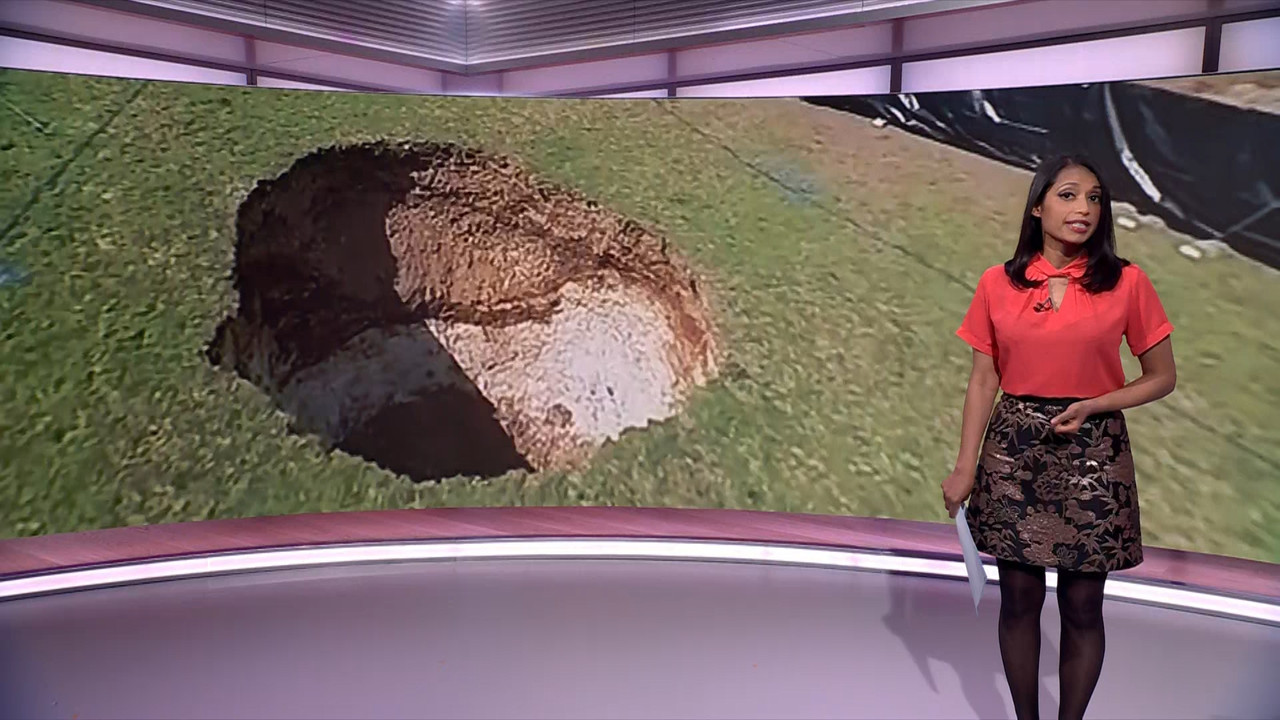 BBC London News_20230516_22302240.ts_snapshot_02.08.101