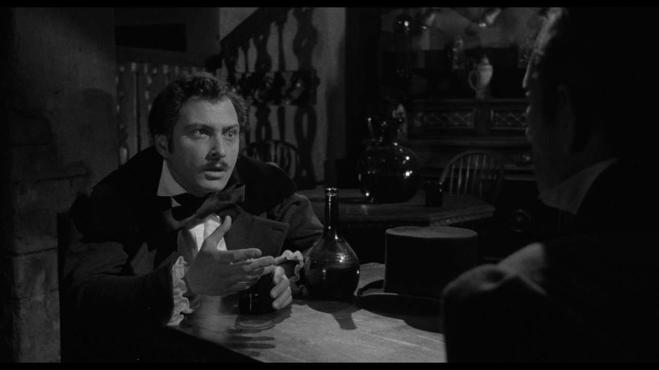 mpv-shot_Danza.Macabra.Castle.of.Blood.1964.2160p.UHD.BDREMUX.HDR.HEVC.-Нечипорук_00_04_10_0003