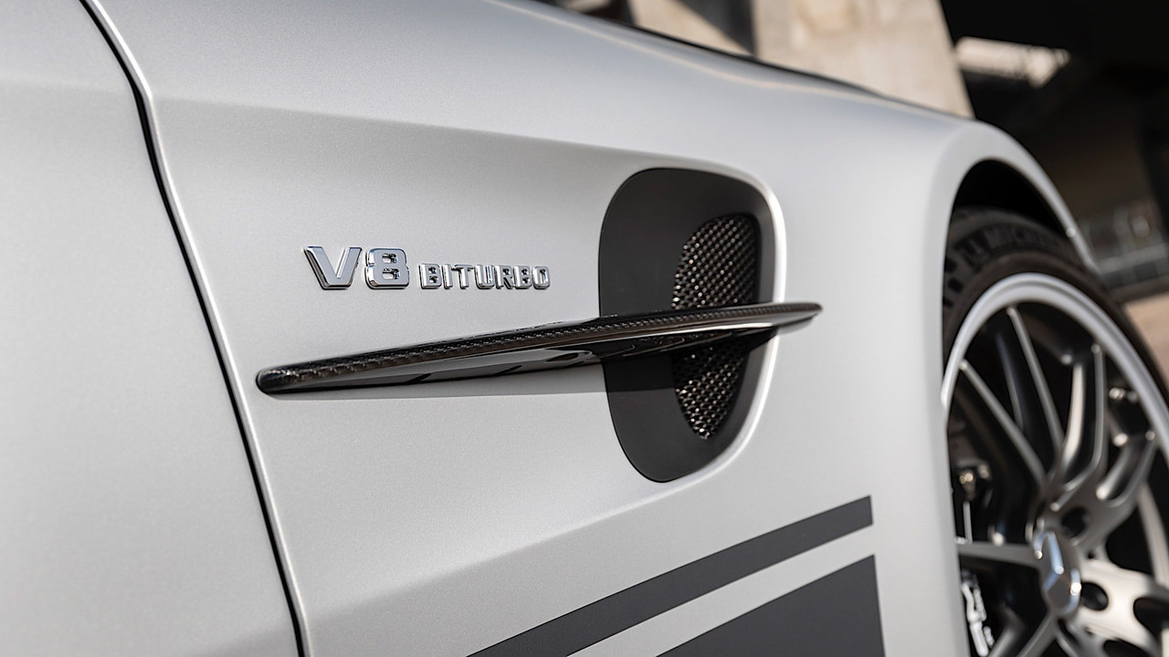 2020 Mercedes-AMG GT R PRO (3)