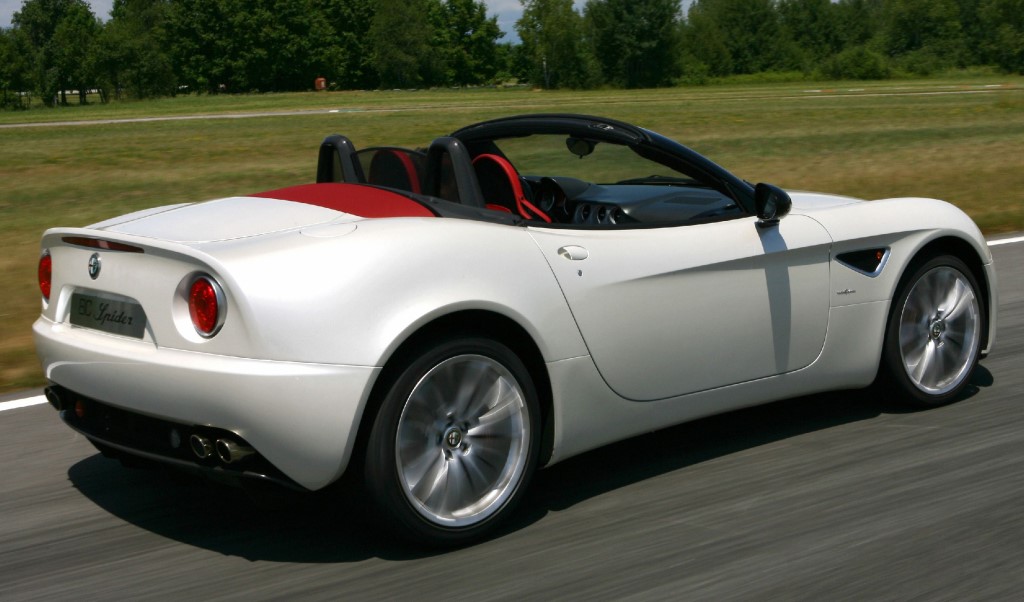 Alfa-Romeo-8C Spider