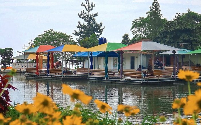 Nirvana Cafe & Resto.