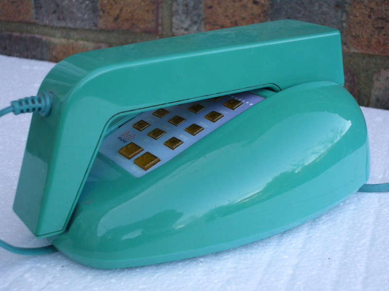 turquoise-vintage-phone.jpg