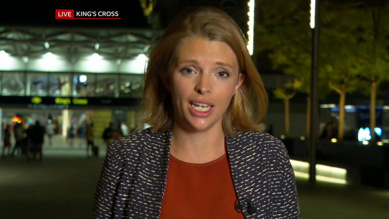 BBC News and Weather_20220711_22152245.ts_snapshot_05.13.051