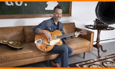 Complete Guitar Lessons System • Beginner to Advanced (2021-05) Complete Guitar Lessons System • Beginner to Advanced (2021-05)