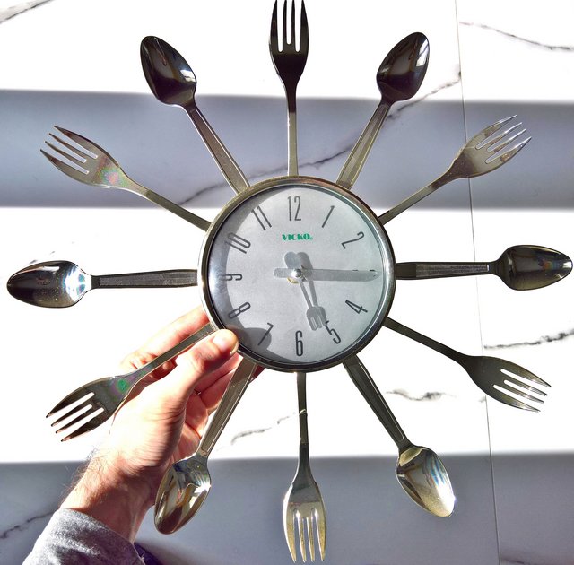 ΕΚΛΕΙΣΕ] Πρωτότυπο ρολόι τοίχου Vicko για κουζίνα - XARISETO.GR
