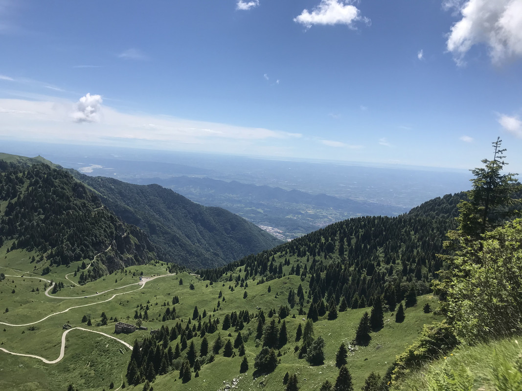 0CD71C5A-356D-4E47-99A8-A70635AF0D4B