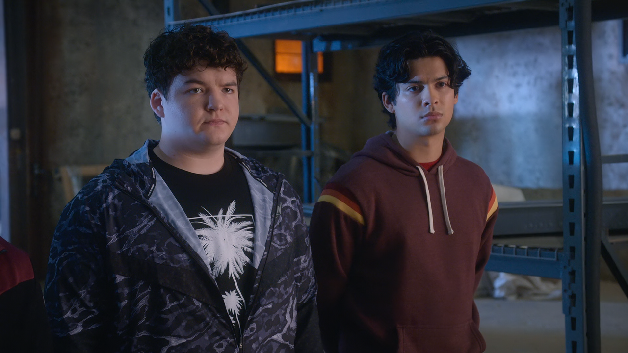 Cobra.Kai.S04E07.Minefields.1080p.10bit.NF.WEB-DL.DDP5.1.HEVC-Vyndros.mkv_snapshot_11.43_[2022.01.19