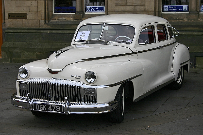 DeSoto-Custom Sedan (1946-48)