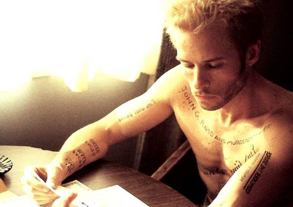 Memento (2000) Hindi Dubbed Memento (2000) Hindi Dubbed
