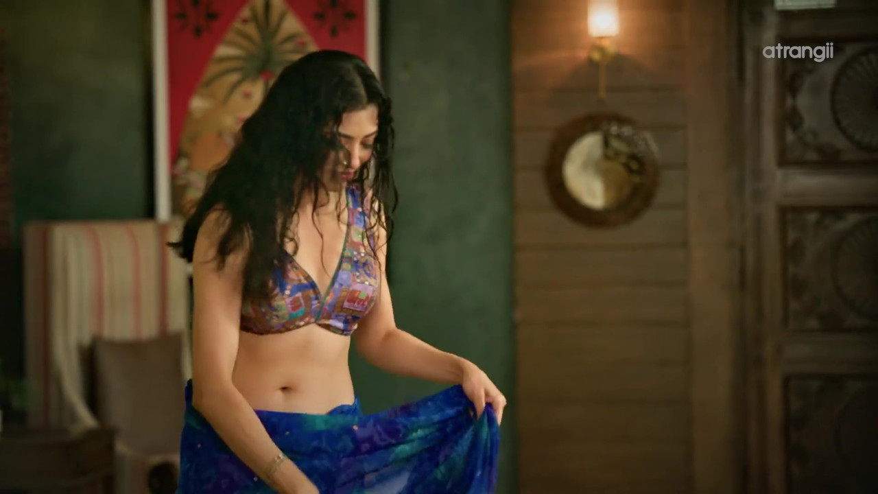 Afreen Alvi Body and Bra Measurements: 34-26-35 inches (Bra Size: 34B)