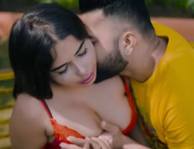 Hot bhabhi hindi uncut webseries kissing and naked romance exclusive