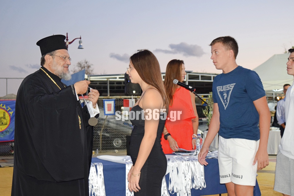 , 100 &Chi;&rho;ό&nu;&iota;&alpha; &Alpha;&theta;&lambda;&eta;&tau;&iota;&kappa;ή&sigmaf; &Pi;&rho;&omicron;&sigma;&phi;&omicron;&rho;ά&sigmaf;: &Omicron; &Nu;&alpha;&upsilon;&tau;&iota;&kappa;ό&sigmaf; Ό&mu;&iota;&lambda;&omicron;&sigmaf; &Kappa;&alpha;&lambda;&alpha;&mu;ά&tau;&alpha;&sigmaf; “&Omicron; &Pi;&omicron;&sigma;&epsilon;&iota;&delta;ώ&nu;” &gamma;&iota;ό&rho;&tau;&alpha;&sigma;&epsilon; &mu;&epsilon; &lambda;&alpha;&mu;&pi;&rho;ό&tau;&eta;&tau;&alpha; (&Epsilon;&iota;&kappa;ό&nu;&epsilon;&sigmaf; & &beta;ί&nu;&tau;&epsilon;&omicron;)