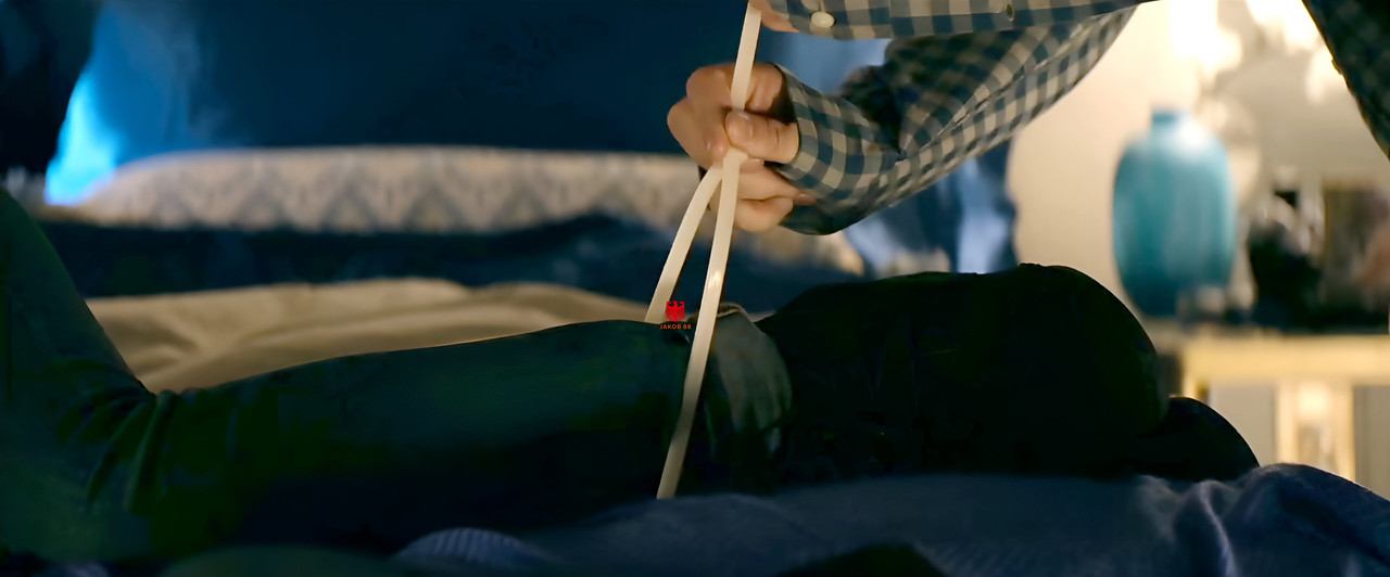 Kathryn Prescott - Tell Me A Story S02EP4