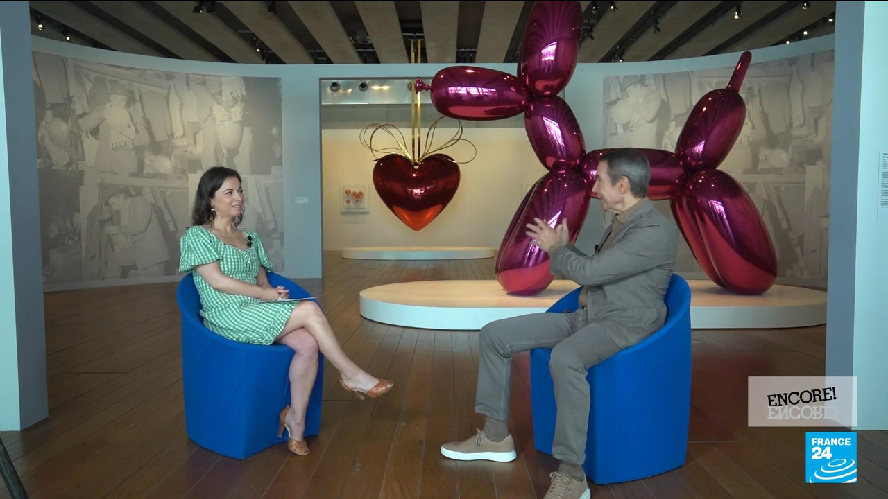 Jeff Koons on juxtaposing the ordinary with the opulent • FRANCE 24 English.mp4_snapshot_03.31_[2021