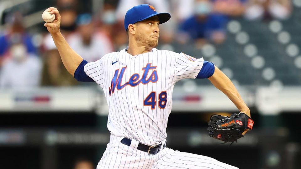 Jacob deGrom en su presentación con Rangers: