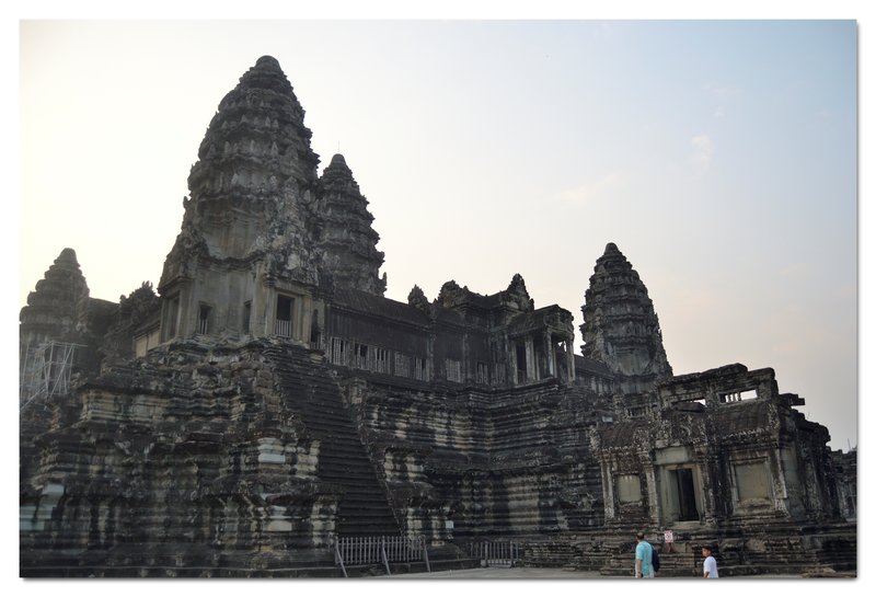 Amanecer en Angkor más circuito largo. - De la bahía de Halong a los templos de Angkor (9)