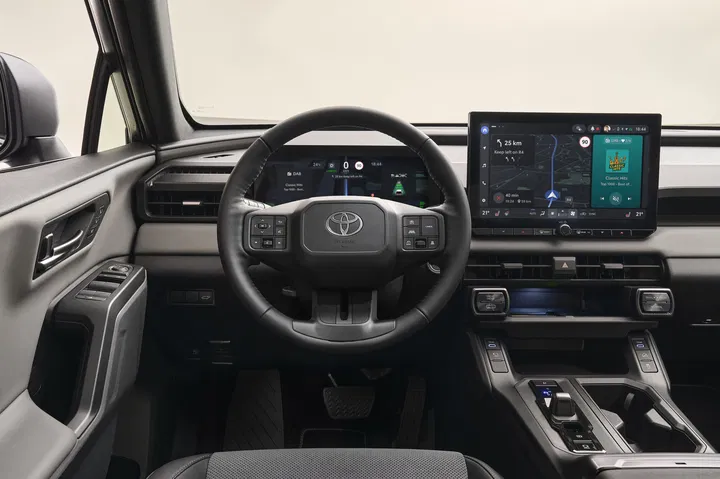 toyota-rav4-2026-interior-03-682d6dd3bbeef.webp