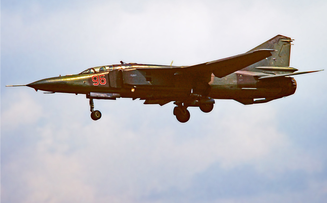 833 IAP Mig-23UB 96 Red_Summer 1991