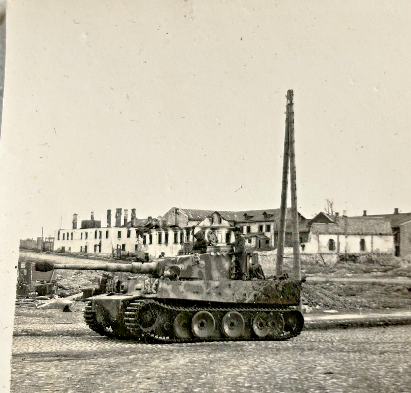 Orig.Foto Tiger Panzer Tarn in Ostrow Ostfront 1943 Остров Russland Nordfront2