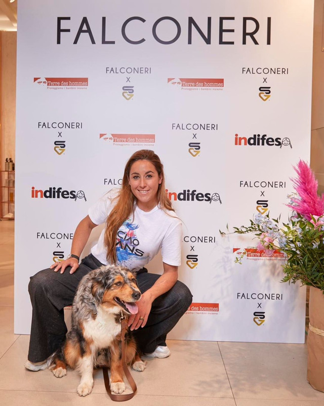 Falconeri con Sofia Goggia per Terre des Hommes Falconeri con Sofia Goggia per Terre des Hommes
