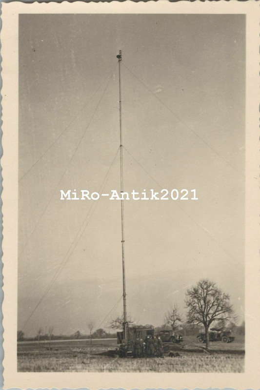 !!!Lkw mit großer Funkantenne, Totale, Funker