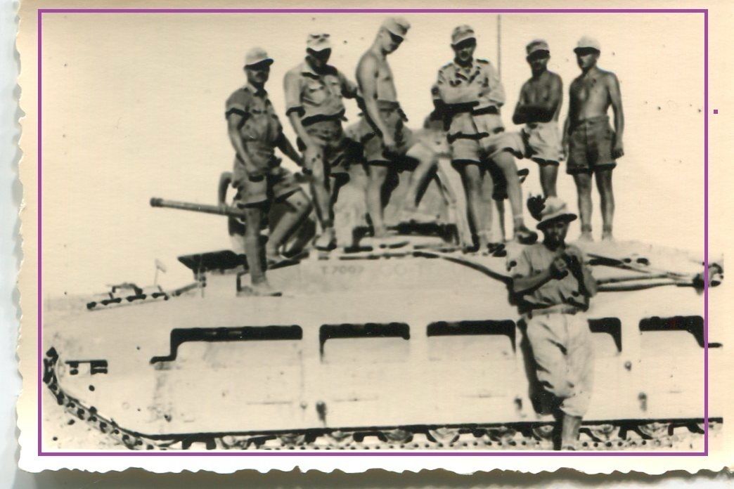 WW II Foto England Panzer erobert in der Wüste -