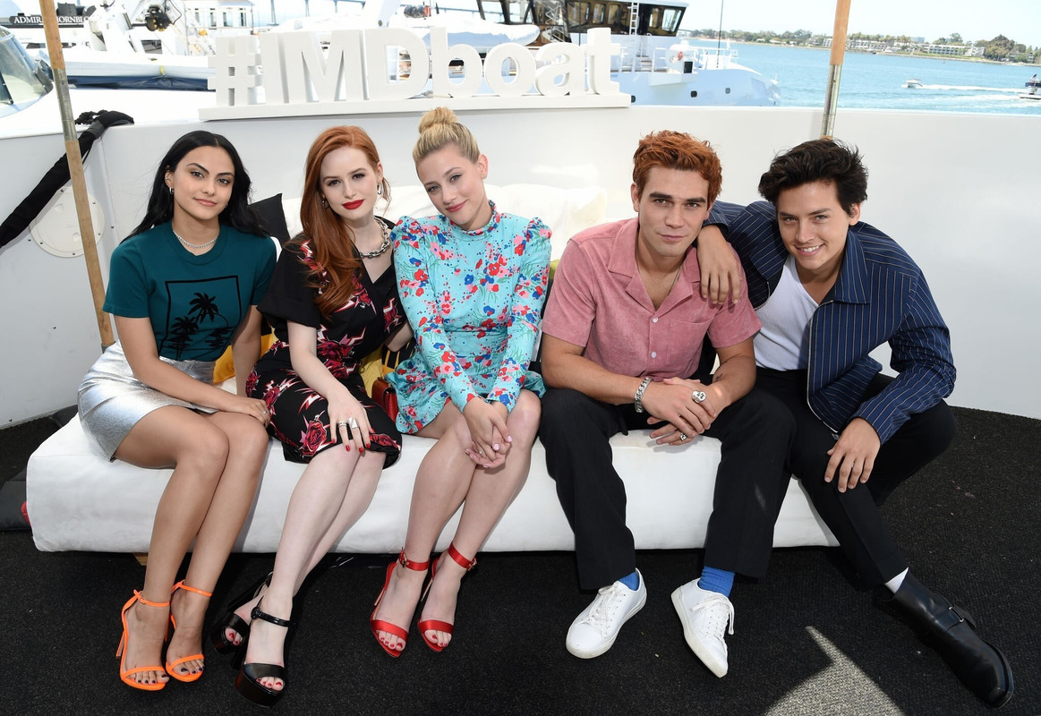 madelaine petsch imdboat san diego comiccon 2019 san diego july
