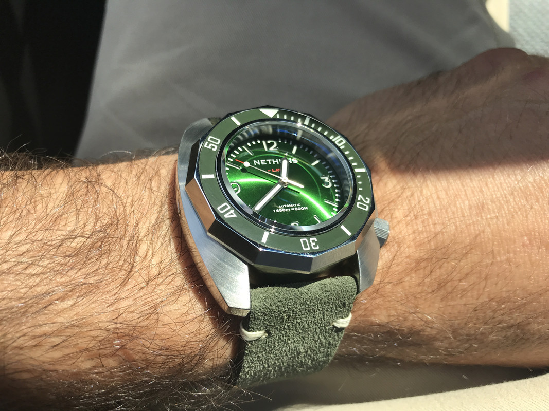 2F980F2C-AF51-4E3B-8203-26A637E2B944