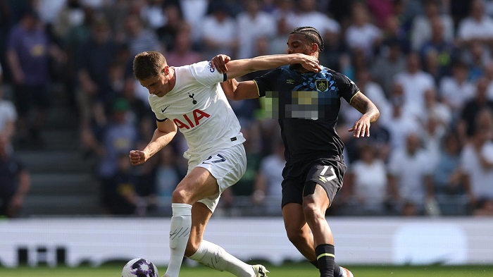 Tottenham vs Burnley, 21h00 ngày 16/08