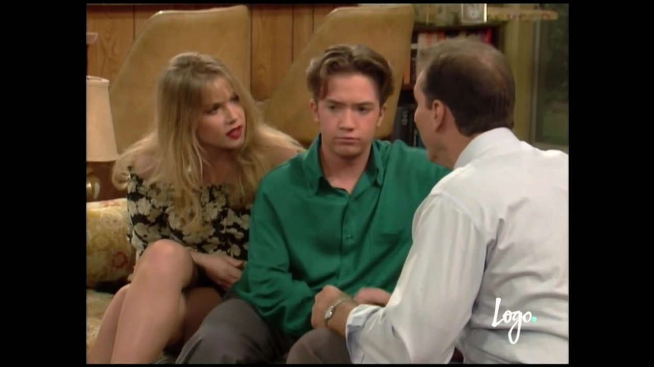 christina-applegate-kelly-bundy-captures-9