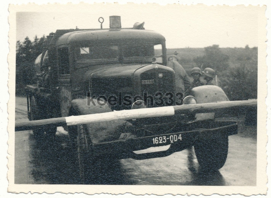 Foto französischer Renault Tankwagen LKW Schlagb